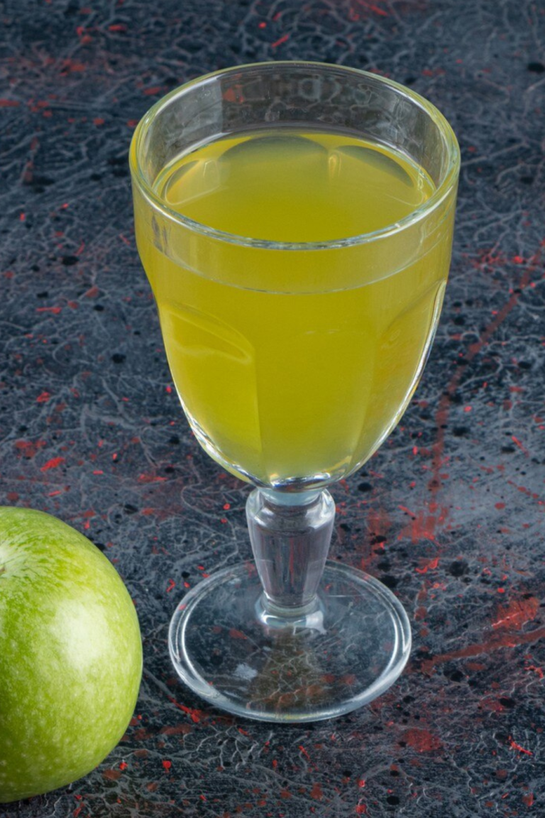 Sweet Sour Apple Martini Sweet and Sour Apple Martini: A Refreshing Twist on a Classic